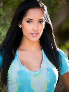 Chloe Amour