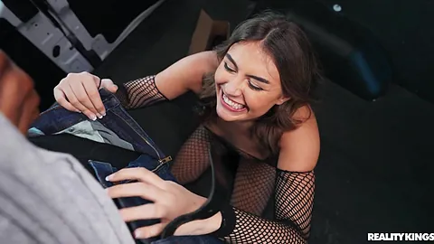 RealityKings Special Delivery A Box Of Slutty Fun Selina Bentz, Dickdealer Don