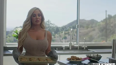 Vixenplus Compilations Passing Her Around Savannah Bond, Cory Chase & Kianna Dior