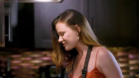 Favorite Meal Alison Rey, Hazel Moore - Girlsway