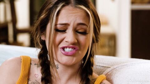 A Sign Of Things To Cum Maddy May, Ryan Reid - Girlsway