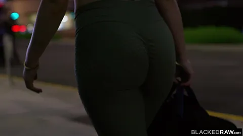 Blackedraw Tiny Gym Babe Anna Claire Gets Two Bbc Work-Out Anna Claire Clouds, Hollywood Cash & Isiah Maxwell