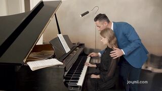 Joymii Piano Lesson Tiffany Tatum, Mugur