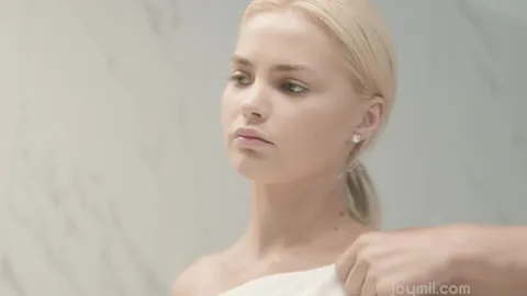 Joymii Come Inside Lika Star, Stanley Johnson