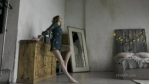 Sensual Rona Talin seduces with erotic massage and tender touch