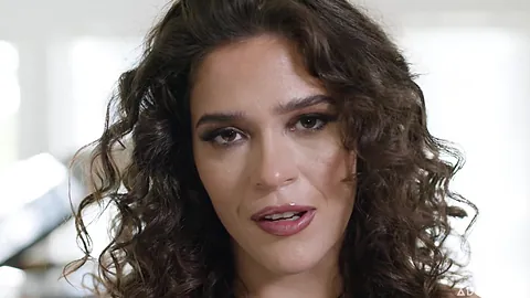 Up Close Up Close With Victoria Voxxx