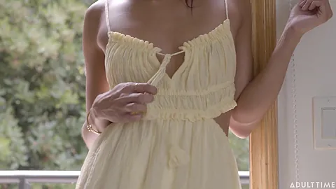 Up Close With Alexis Tae