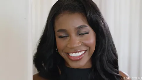 Up Close With Nicole Kitt