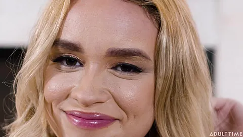 Up Close With Khloe Kingsley