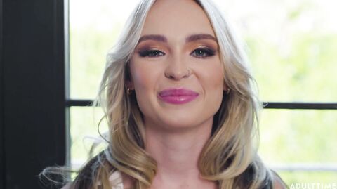 Up Close With Lilly Bell