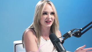 Up Close How Women Orgasm - Lilly Bell