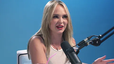 Up Close How Women Orgasm - Lilly Bell