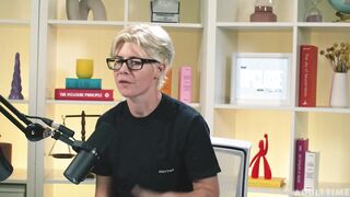 Up Close How Women Orgasm - Khloe Kingsley