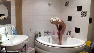 Backstagefor December2010 Linda D Ioana