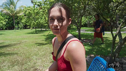 Daisy Phoenix - Frisky Frisbee Golf - LetsPostIt