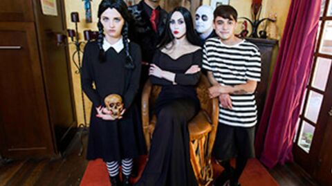 Audrey Noir & Kate Bloom in a wild stepfamily orgy with horny stepdads