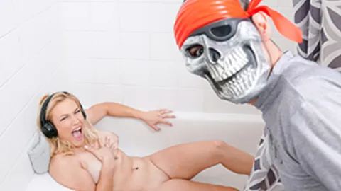 Daisy Lynne gets a naughty surprise from her taboo stepsis in bed