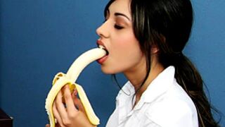 Sisi Sinz moans in pleasure while getting her pussy pounded in intense missionary pose