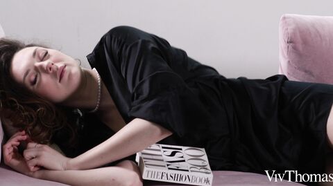 Dream On – Isabella De Laa & Nicole Trailer (lesbian dream)