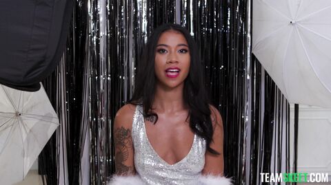 Ameena Green's first time: A steamy, exclusive sex adventure!