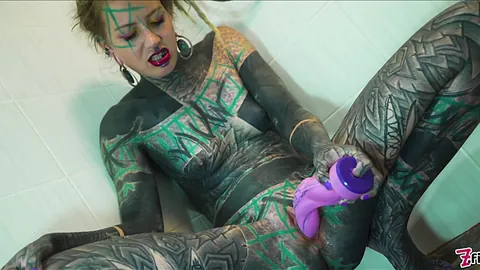 Anuskatzz anal masturbation – Tattooed Model Shower Scene Z-Filmz 2025