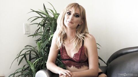 Meditating Deep Throat Mona Wales