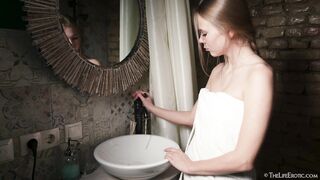 Luise — Feel The Real You Nude Journey