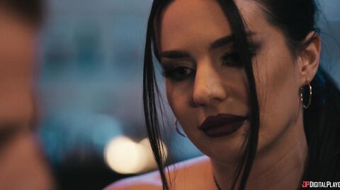 Maddie Wren, Vince Karter - Under The Knife - Episode 3