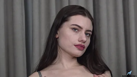 Euro Babe Anastasiya Lux Solo - Plunge Spread - Anilos